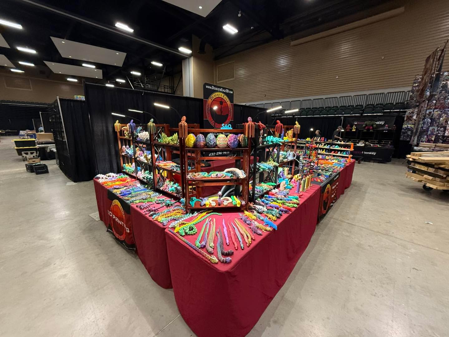 All setup and ready to go at the permianbasincomicconx. Come out to the Horseshoe this weekend and see us, many other vendors and get your last minute Christmas shopping done for the nerd in your life. Meet a celeb or two while you’re at it.
As always at cons if you are wearing cosplay we will give 20% off!
.
.
.
#royalpythonsofinstagram #royalpythonsofig #royalpythons #royalpythonmorphs #royalpythonbreeder #royalpython #desertsedgeexotics #ballpythonbreeder #reptilesofinstagram #ballpythonmorph #ballpythonofinstagram #ballpython #ballpythonmorphs #reptilebreeder #ballpythonsofinstagram #reptilekeeper #ballpythonbreeding #reptiles #snakesofinstagram #comicon #permianbasin #permianbasincomiccon #permianbasincomicconx #christmas #Christmas #christmas2025 #midland #midlandtx #midlandtexas #3D