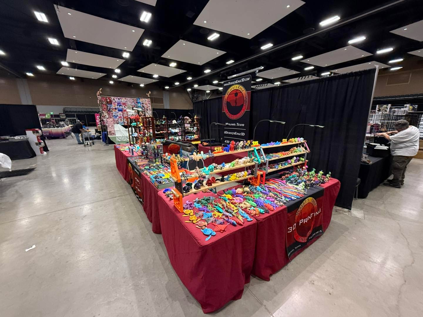 All setup and ready to go at the permianbasincomicconx. Come out to the Horseshoe this weekend and see us, many other vendors and get your last minute Christmas shopping done for the nerd in your life. Meet a celeb or two while you’re at it.
As always at cons if you are wearing cosplay we will give 20% off!
.
.
.
#royalpythonsofinstagram #royalpythonsofig #royalpythons #royalpythonmorphs #royalpythonbreeder #royalpython #desertsedgeexotics #ballpythonbreeder #reptilesofinstagram #ballpythonmorph #ballpythonofinstagram #ballpython #ballpythonmorphs #reptilebreeder #ballpythonsofinstagram #reptilekeeper #ballpythonbreeding #reptiles #snakesofinstagram #comicon #permianbasin #permianbasincomiccon #permianbasincomicconx #christmas #Christmas #christmas2025 #midland #midlandtx #midlandtexas #3D