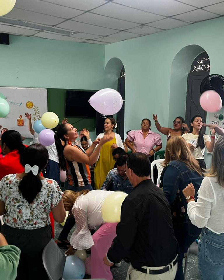 Cerramos con alegría nuestra Semana Institucional 2026 🏫💙 (📅 13 al 16 de enero)
Un espacio de planeación, unión y vocación 🙌📚 donde directivos y docentes fortalecimos cada proceso para brindarles a nuestros estudiantes un regreso a clases con calidad, acompañamiento y sentido humano 🤝🌟
¡Listos para recibirlos y empezar juntos un gran año! 🚀📖✨
#coamsocorro #coam #colegioAvelinaMoreno #SocorroSantander
#RegresoAClases #TemporadaEscolar #InicioDeClases #AñoEscolar2026 #Educación #Docentes #Colegio #Escuela #Estudiantes #Aprendizaje #Planeación #TrabajoEnEquipo #Santander #Socorro