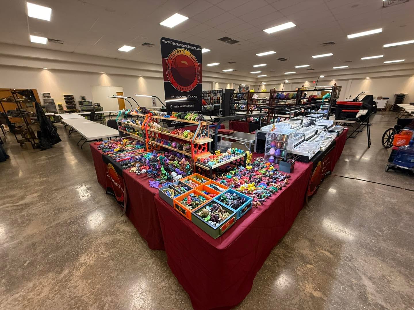 This weekend we are in Coleman Texas at the Colman County Expo Building for the lonestarreptile show. Join us Saturday 10-5 and Sunday 10-4.
Mention this post and get 10% off any single item on our tables.
.
.
.
#royalpythonsofinstagram #royalpythonsofig #royalpythons #royalpythonmorphs #royalpythonbreeder #royalpython #desertsedgeexotics #ballpythonbreeder #reptilesofinstagram #ballpythonmorph #ballpythonofinstagram #ballpython #ballpythonmorphs #reptilebreeder #ballpythonsofinstagram #reptilekeeper #ballpythonbreeding #reptiles #snakesofinstagram #reptileexpo #reptileexpos #coleman #colemantexas #lonestarreptileexpo