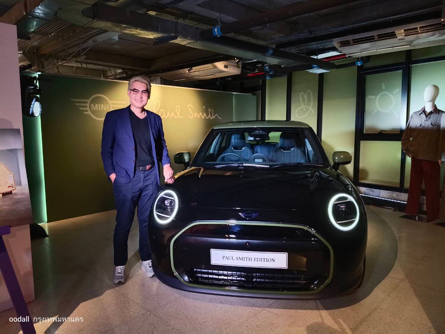 Every day is a new beginning! 🐰⚡️
สัมผัสพลังแห่งความคิดสร้างสรรค์กับ มินิ คูเปอร์ Paul Smith Edition รถยนต์ไฟฟ้าที่ไม่ได้มีดีแค่สมรรถนะ แต่ใส่ใจในทุกรายละเอียดงานออกแบบHighlight ที่คุณจะหลงรัก:
✨ Personal Touch: ไฟโปรเจกเตอร์ฉายคำว่า Every day is a new beginning! 🐰⚡️
สัมผัสพลังแห่งความคิดสร้างสรรค์กับ มินิ คูเปอร์ Paul Smith Edition รถยนต์ไฟฟ้าที่ไม่ได้มีดีแค่สมรรถนะ แต่ใส่ใจในทุกรายละเอียดงานออกแบบHighlight ที่คุณจะหลงรัก:
✨ Personal Touch: ไฟโปรเจกเตอร์ฉายคำว่า