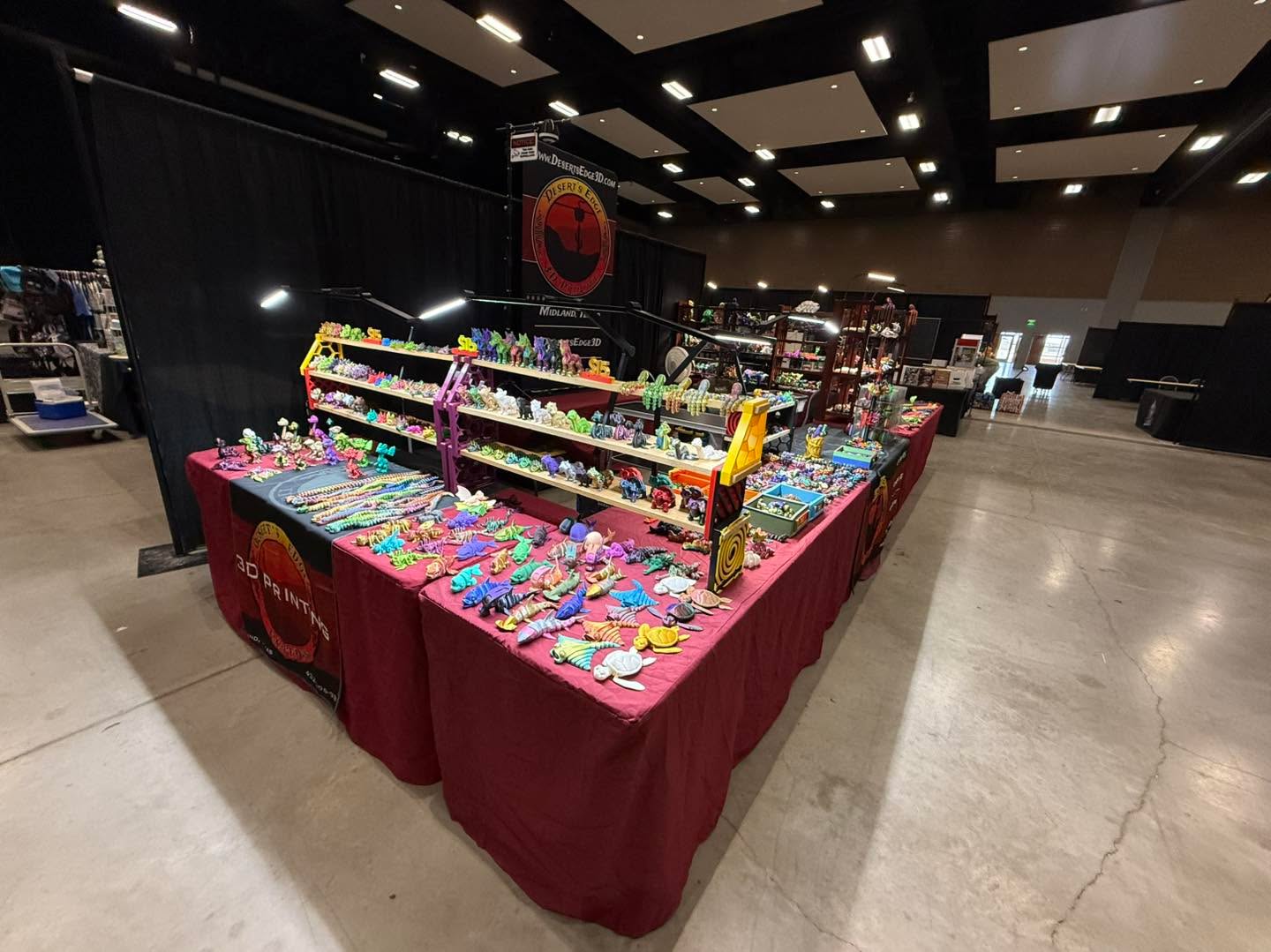 We are all setup for this weekends Permian Basin Comic Con X! New summer show going to be a blast. Come check out our 3D and chat with us here in our hometown. Going to be a great weekend we look forward to seeing everyone.
.
.
.
#royalpythonsofinstagram #royalpythonsofig #royalpythons #royalpythonmorphs #royalpythonbreeder #royalpython #desertsedgeexotics #ballpythonbreeder #reptilesofinstagram #ballpythonmorph #ballpythonofinstagram #ballpython #ballpythonmorphs #reptilebreeder #ballpythonsofinstagram #reptilekeeper #ballpythonbreeding #reptiles #snakesofinstagram #permianbasin #permianbasincomicon #midland #midlandtx #comicon