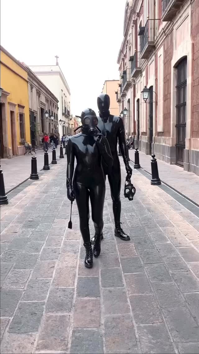 Instagram post from alexlatex.mx. This post is in position 4.