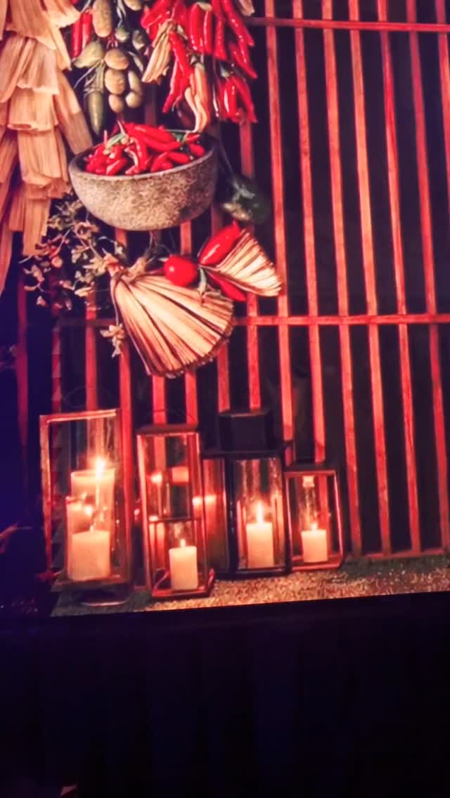 Lyncott llevo acabo México Sensacional hace unos días, fue una experiencia gastronómica que celebra la riqueza culinaria del país a través de un recorrido por cinco regiones emblemáticas: Oaxaca, Sonora, Baja California, Puebla y Yucatán. Esta experiencia se realizó en Casa Xipe, ubicado al sur de la CDMX.
La experiencia contó con la participación de Raúl “El Negro” Araiza y Calixto Serna como anfitriones, quienes ofrecieron una clase gastronómica a los asistentes. Además hubo un recorrido por estaciones culinarias para degustar platillos representativos de cada estado. Todo bajo un ambiente inspirado en los mercados tradicionales de México.
@lyncottoficial
@negroaraiza
@calixtoserna_mcc
#mexicosensacional
#lyncott Lyncott llevo acabo México Sensacional hace unos días, fue una experiencia gastronómica que celebra la riqueza culinaria del país a través de un recorrido por cinco regiones emblemáticas: Oaxaca, Sonora, Baja California, Puebla y Yucatán. Esta experiencia se realizó en Casa Xipe, ubicado al sur de la CDMX.
La experiencia contó con la participación de Raúl “El Negro” Araiza y Calixto Serna como anfitriones, quienes ofrecieron una clase gastronómica a los asistentes. Además hubo un recorrido por estaciones culinarias para degustar platillos representativos de cada estado. Todo bajo un ambiente inspirado en los mercados tradicionales de México.
@lyncottoficial
@negroaraiza
@calixtoserna_mcc
#mexicosensacional
#lyncott