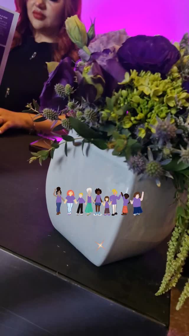 RUMBO AL 8M la Fundación Instituto Natura | Avon nos invitó a un conversatorio con el objetivo de conocer los avances de los derechos de las mujeres en México.
Es una fecha de reflexión y responsabilidad, pues conocer nuestros derechos nos da fuerza, ejercerlos nos da libertad.
Es momento de reconocer los avances logrados, pero también para visibilizar los obstáculos que aún enfrentan millones de mujeres para ejercer plenamente sus derechos.
Recordamos que es una CONMEMORACIÓN, NO CELEBRACIÓN, y nació como una DEMANDA de JUSTICIA e IGUALDAD.
@institutonatura
@neuma_mx
#rumbo8m
#diainternacionaldelamujer
#leyolimpia
#ley2.0
#notodasllegamos RUMBO AL 8M la Fundación Instituto Natura | Avon nos invitó a un conversatorio con el objetivo de conocer los avances de los derechos de las mujeres en México.
Es una fecha de reflexión y responsabilidad, pues conocer nuestros derechos nos da fuerza, ejercerlos nos da libertad.
Es momento de reconocer los avances logrados, pero también para visibilizar los obstáculos que aún enfrentan millones de mujeres para ejercer plenamente sus derechos.
Recordamos que es una CONMEMORACIÓN, NO CELEBRACIÓN, y nació como una DEMANDA de JUSTICIA e IGUALDAD.
@institutonatura
@neuma_mx
#rumbo8m
#diainternacionaldelamujer
#leyolimpia
#ley2.0
#notodasllegamos