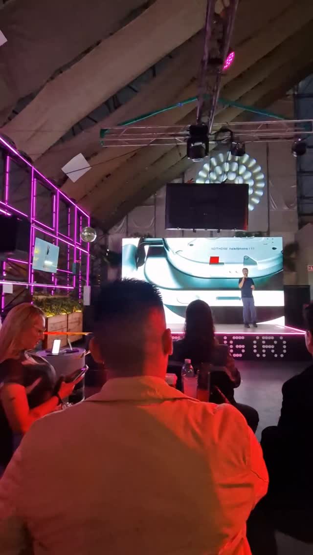 Nothing presento en México la nueva serie Phone (4a), para su línea de smartphones y redefine el segmento de gama media al combinar diseño premium, rendimiento avanzado y una experiencia de usuario altamente personalizada.
Junto a estos dispositivos, dio a conocer los nuevos Headphone (a), una propuesta de audio diseñada para una generación que busca tecnología con identidad. Disponibles en colores expresivos como rosa, blanco y negro, combinan un diseño distintivo con comodidad y ligereza, gracias a su estructura de 310 g y almohadillas transpirables que permiten usarlos durante todo el día.
@nothing
#nothing
#nothingheadphonea Nothing presento en México la nueva serie Phone (4a), para su línea de smartphones y redefine el segmento de gama media al combinar diseño premium, rendimiento avanzado y una experiencia de usuario altamente personalizada.
Junto a estos dispositivos, dio a conocer los nuevos Headphone (a), una propuesta de audio diseñada para una generación que busca tecnología con identidad. Disponibles en colores expresivos como rosa, blanco y negro, combinan un diseño distintivo con comodidad y ligereza, gracias a su estructura de 310 g y almohadillas transpirables que permiten usarlos durante todo el día.
@nothing
#nothing
#nothingheadphonea