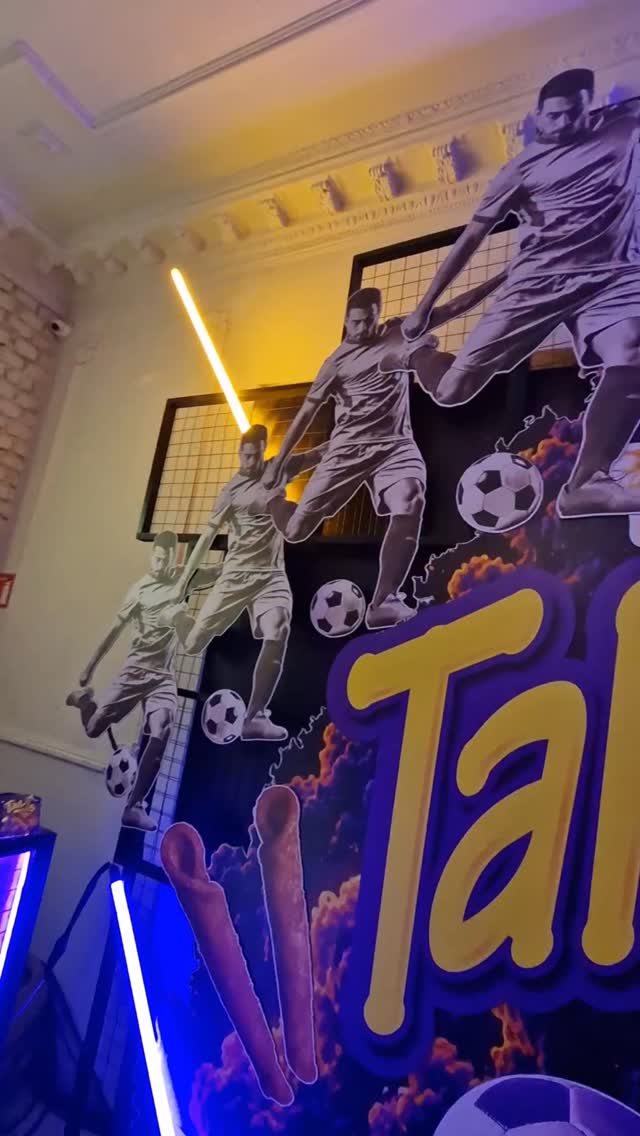 Takis "La Botana de la Afición más Intensa", se une al verano mundialista con un himno oficial. Una canción dedicada al fervor futbolístico interpretada por el cantante Daaz junto a los creadores de contenido SoytuAlex y Paquideus.
Acompañado además de contenidos digitales para su amplificación en redes sociales y plataformas digitales representando distintas formas de vivir la pasión por el fútbol, lo podras disfruta hasta julio.
Y todos gritamos: ¡Fuegoooo!🔥
#laaficiónmásintensa
#takis
#fuego
@takis_mx
@daaz_oficial
@soytualex
@paquideus Takis "La Botana de la Afición más Intensa", se une al verano mundialista con un himno oficial. Una canción dedicada al fervor futbolístico interpretada por el cantante Daaz junto a los creadores de contenido SoytuAlex y Paquideus.
Acompañado además de contenidos digitales para su amplificación en redes sociales y plataformas digitales representando distintas formas de vivir la pasión por el fútbol, lo podras disfruta hasta julio.
Y todos gritamos: ¡Fuegoooo!🔥
#laaficiónmásintensa
#takis
#fuego
@takis_mx
@daaz_oficial
@soytualex
@paquideus