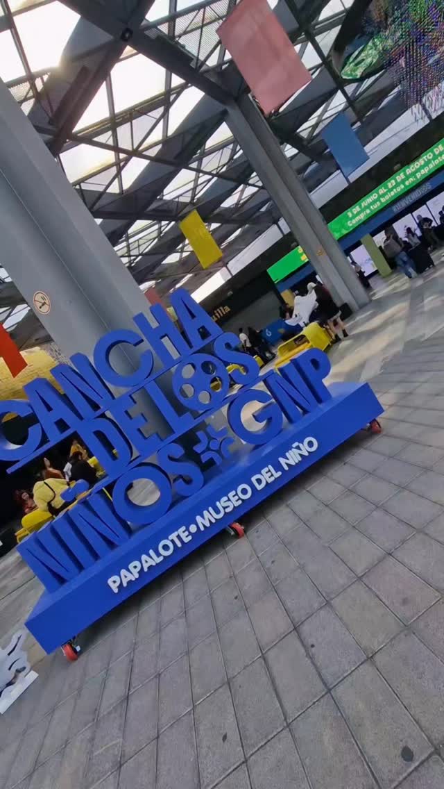 Cancha de los Niños GNP es una experiencia interactiva y deportiva para disfrutar el Mundial de otra manera. Ubicada en el Papalote Museo del Niño (Av. de los Compositores 710, Bosque de Chapultepec, CDMX) y estará disponible hasta el 23 de agosto.
El espacio cuenta con 14 actividades inmersivas, zonas de destreza y dinámicas sobre prevención y salud para vivir el ambiente del Mundial.
Fechas
Del 3 de junio al 23 de agosto
Horarios
Martes a viernes: 10:00 a 18:00 hrs.
Sábados y domingos: 10:00 a 19:00 hrs.
Boletos
Consultar el portal oficial de Boletos Papalote Museo del Niño para asegurar tus entradas.
Para más detalles sobre el concepto y las actividades, puedes visitar el sitio de GNP Seguros.
#canchadelosniñosgnp
#papalotemuseodelniño
#gnpseguros
@papalote_museo
@gnpseguros Cancha de los Niños GNP es una experiencia interactiva y deportiva para disfrutar el Mundial de otra manera. Ubicada en el Papalote Museo del Niño (Av. de los Compositores 710, Bosque de Chapultepec, CDMX) y estará disponible hasta el 23 de agosto.
El espacio cuenta con 14 actividades inmersivas, zonas de destreza y dinámicas sobre prevención y salud para vivir el ambiente del Mundial.
Fechas
Del 3 de junio al 23 de agosto
Horarios
Martes a viernes: 10:00 a 18:00 hrs.
Sábados y domingos: 10:00 a 19:00 hrs.
Boletos
Consultar el portal oficial de Boletos Papalote Museo del Niño para asegurar tus entradas.
Para más detalles sobre el concepto y las actividades, puedes visitar el sitio de GNP Seguros.
#canchadelosniñosgnp
#papalotemuseodelniño
#gnpseguros
@papalote_museo
@gnpseguros