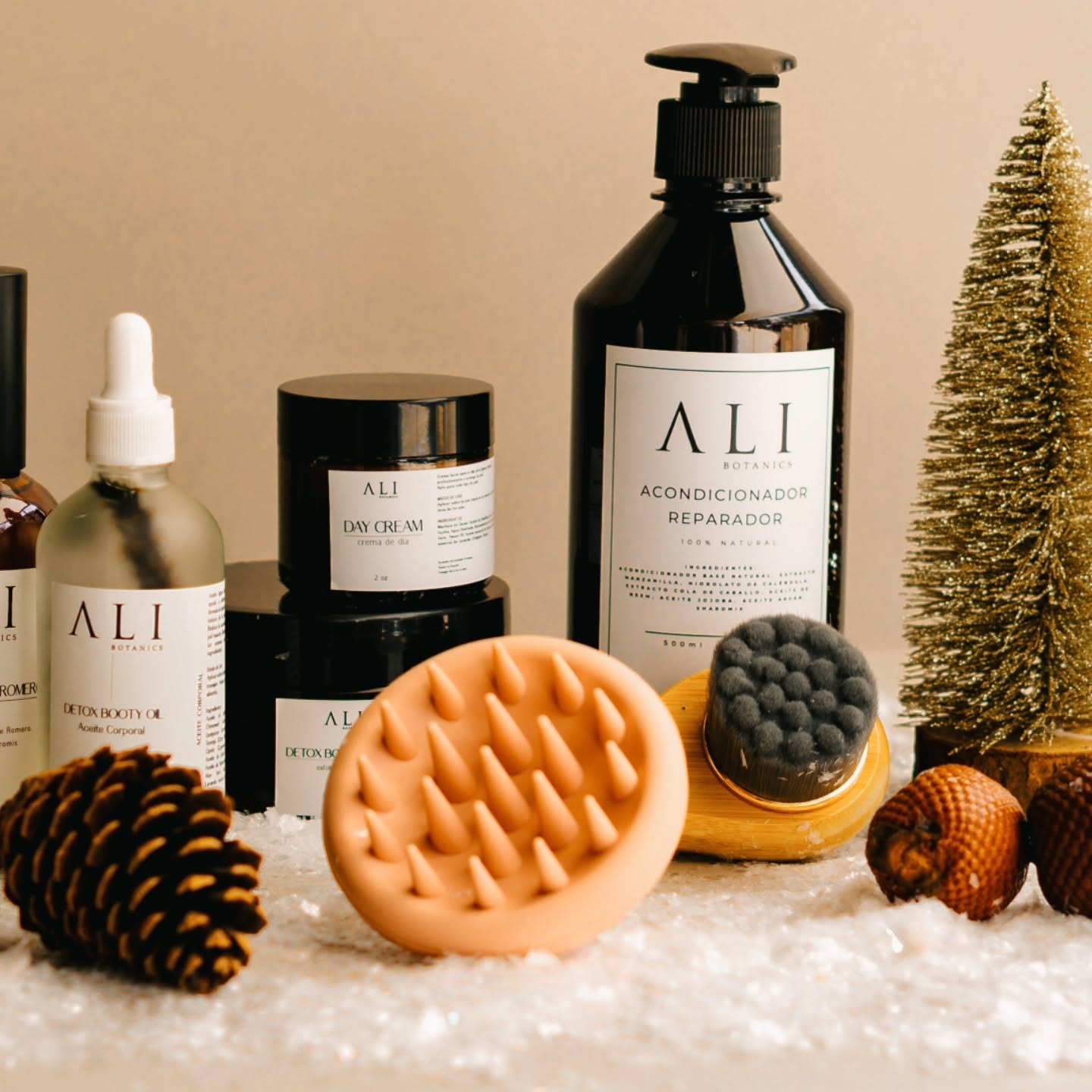 Esta navidad quisimos traer de vuelta nuestros accesorios que tanto aman nuestro clientes: cepillos de bambú y silicona para potenciar todas sus rutinas de cabello, cuerpo y faciales y que tengan resulados espectaculares✨️ así cada KIT Navidad se volvió demasiado especial y único.
Conoce nuestros 4 KITS:
🎄Anti-Caída
🎄Skincare
🎄Booty Detox
🎄Relax
Cada uno incluye el cepillo eco-friendly ideal para que tu rutina sea fabulosa
Todos nuestros KITS tienen precio especial ✨️✨️