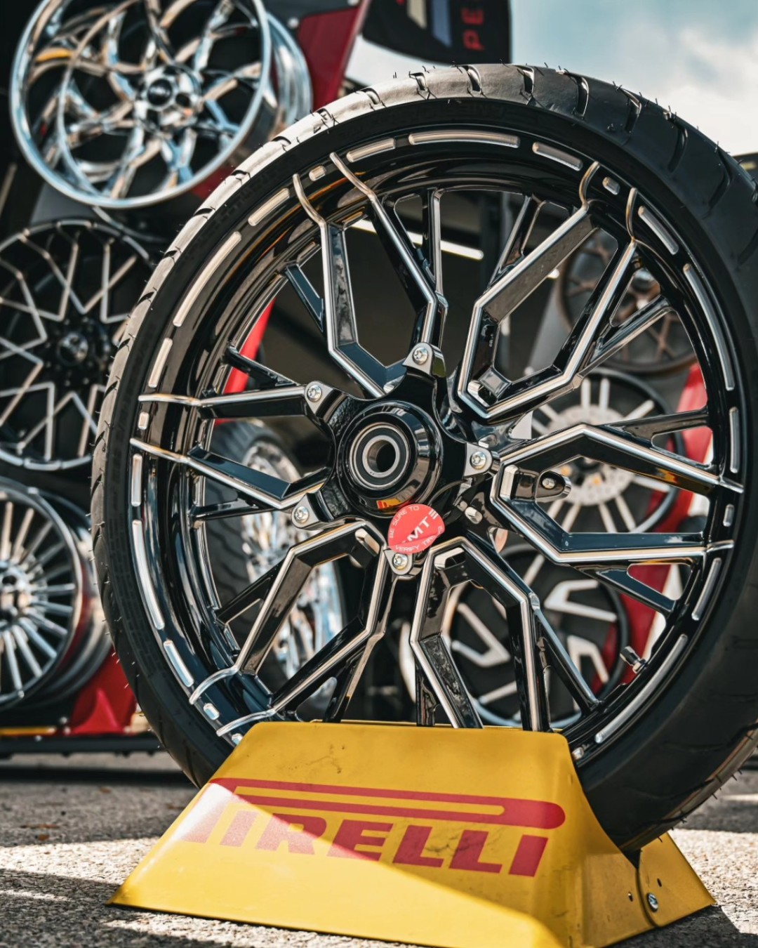 What color wheels are you running on your ride? 👇#CustomWheels #WheelDesign #RideInStyle #WheelLife