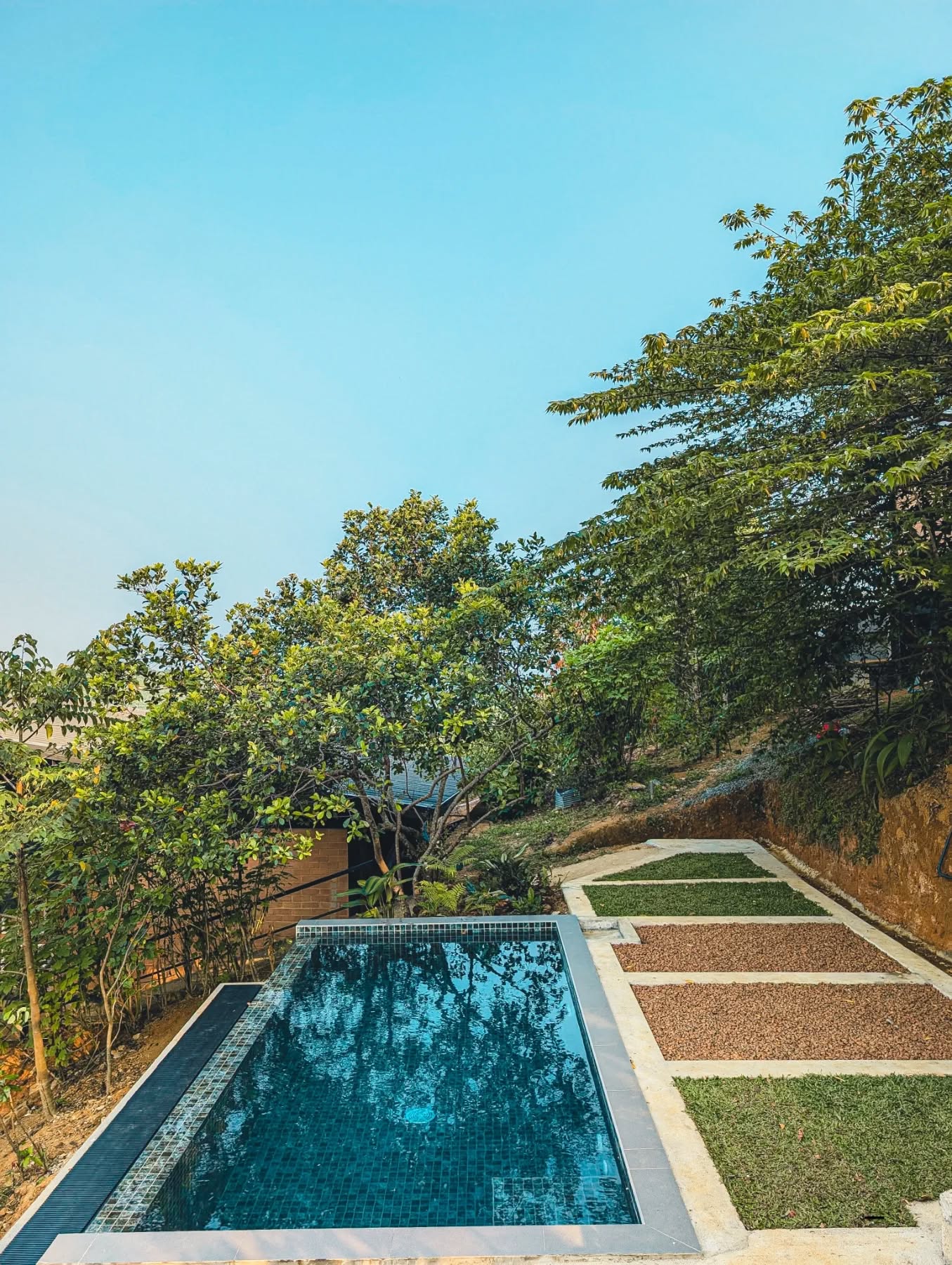 A place where mornings are quiet,
views stretch endlessly,
and time moves a little slower.
Welcome to your peaceful escape 🌿
#villa1972 #peacefulescape #luxuryvilla #natureretreat #srilankavillas