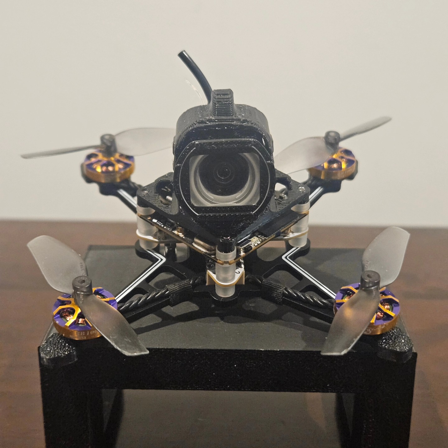 Analog Deadcat, Analog Freestyle, HD Walksnail, and now HD DJI O4.I've always been a fan of the @flywoofpv Firefly series. Super tiny drone that is enormous fun. The new O4 version is not different. Super stable flyer, no jello, extremely quiet, and able to hit the tiniest gaps. Another great drone from Flywoo!