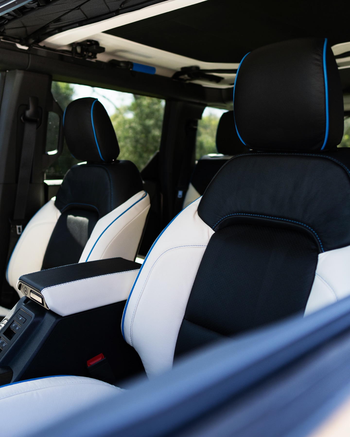 Interior goals, upgraded. 🧊🔵 This Ford Bronco just…