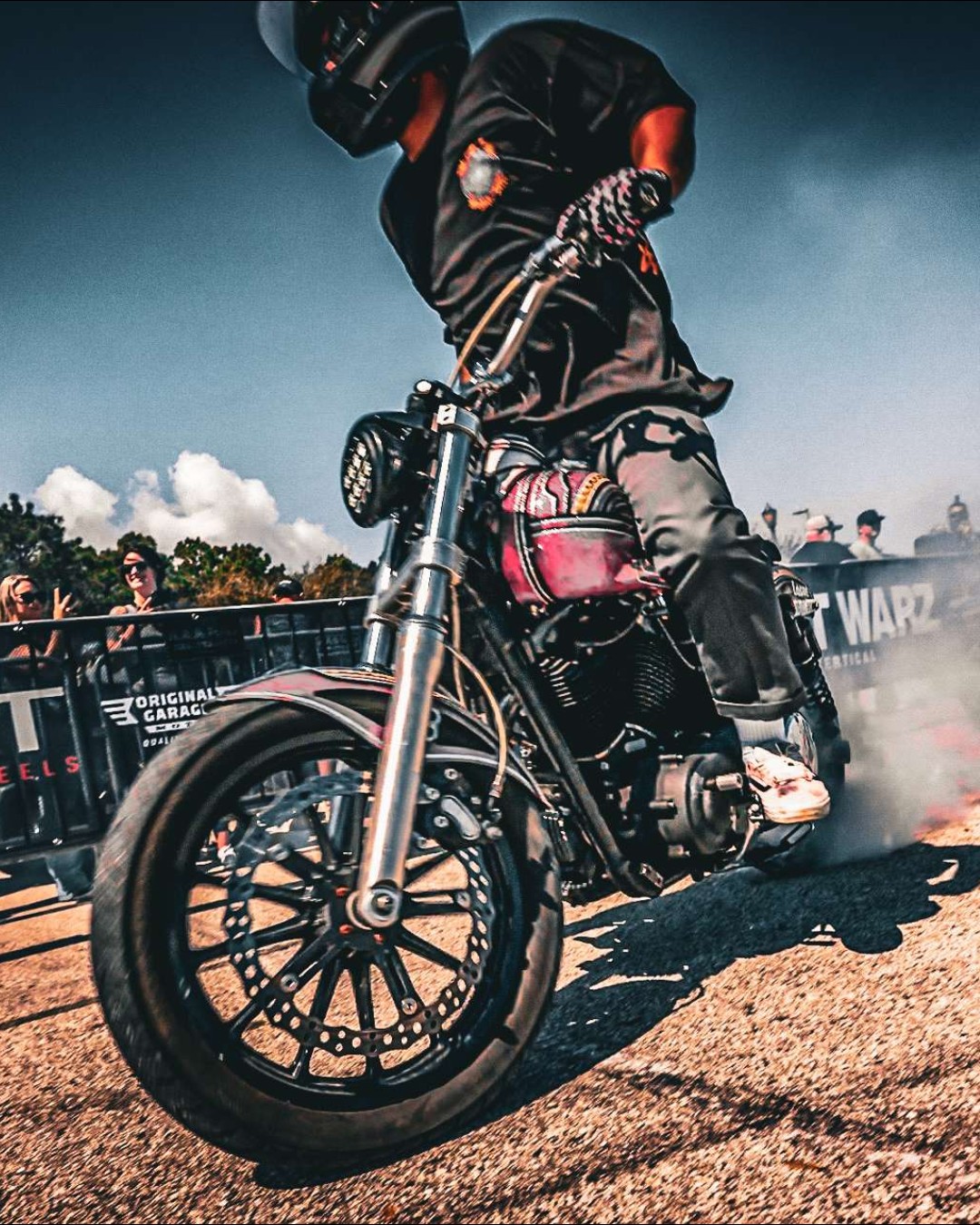 SMT Wheels is an official sponsor of Stunt Warz.We support what this scene represents: riders pushing limits, building bikes with purpose, and focusing on control over everything else.This isn’t about standing still and looking good.It’s about what the bike does when it’s actually being ridden.#SMTWheels #StuntWarz #StuntRiding #MotorcycleStunts #MotorcycleLife #BikeLife