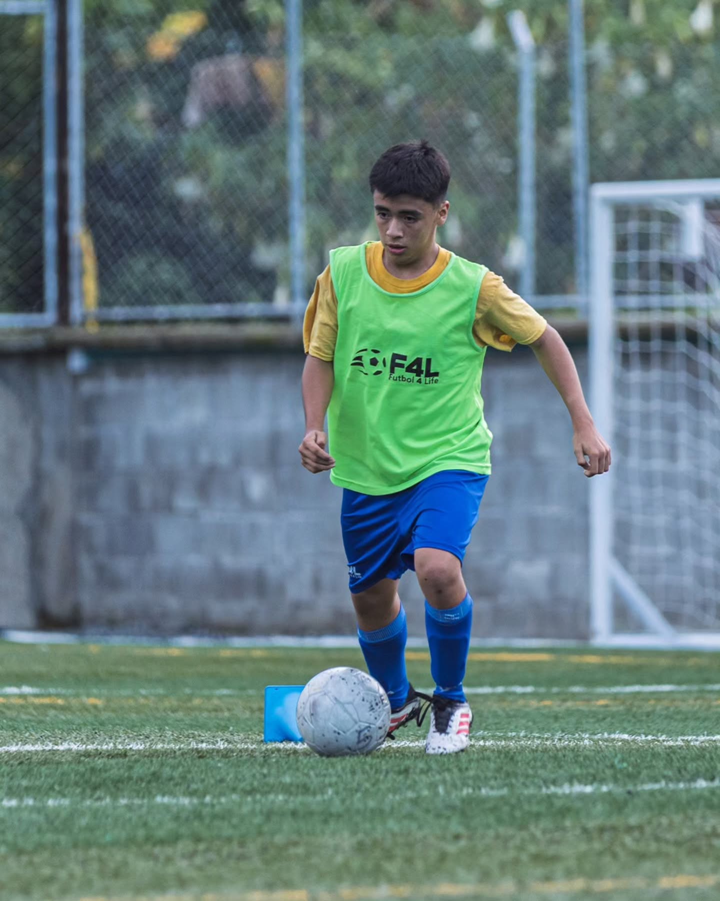 ¡El futuro del fútbol se construye en cada entrenamiento!
Ver la entrega, las sonrisas y el talento de nuestros niños nos llena de orgullo.
Aquí no solo forman su técnica, también su carácter y liderazgo.
Regístrate hoy y asegura su lugar.
📲 Inscríbete aquí: 318 376 56 38